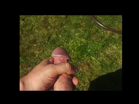 ❤️ Hot hottie ökölbe szorította a rózsaszín punciját, és egy spriccelővel elélvezett a nyári kertben Szex videó at hu.https-tubsexer.ru ️
